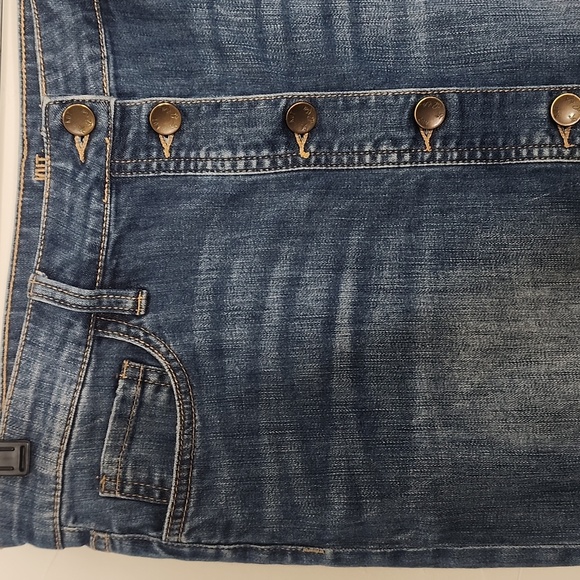 Size 6 Kut from cloth denim button front skirt. A96 - Picture 2 of 8